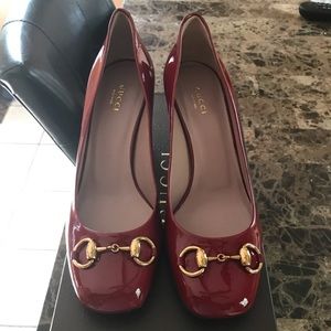 Rose Red Vernice Crystal Gucci Pump!